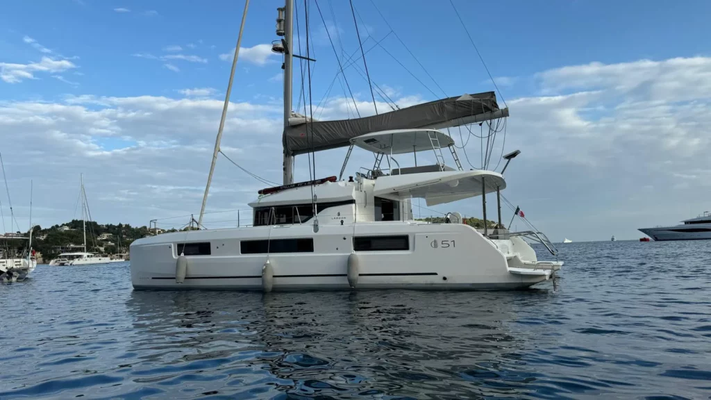 lacoche-yacht-bateaux-Location-Lagoon-11