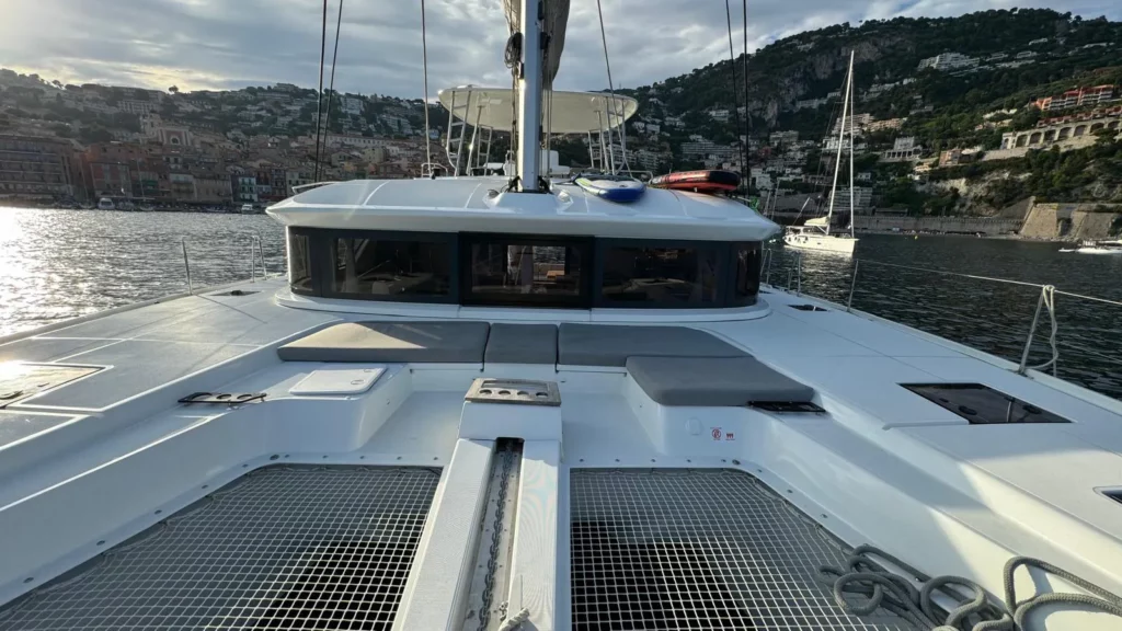 lacoche-yacht-bateaux-Location-Lagoon-2