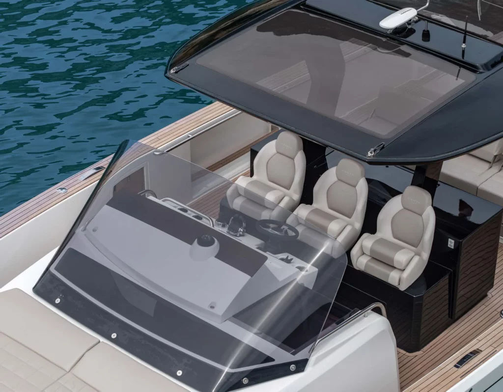 lacoche-yacht-bateaux-Location-Pardo-43-10