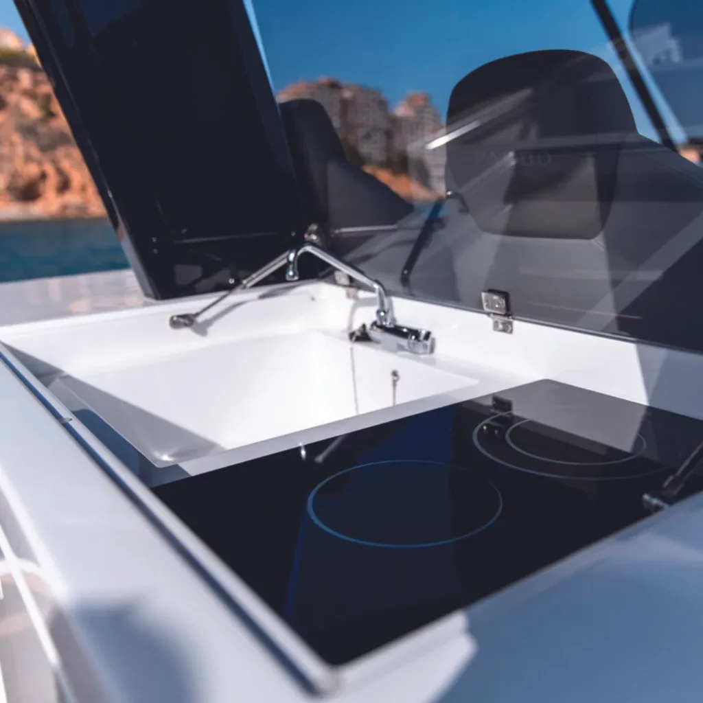 lacoche-yacht-bateaux-Location-Pardo-43-6