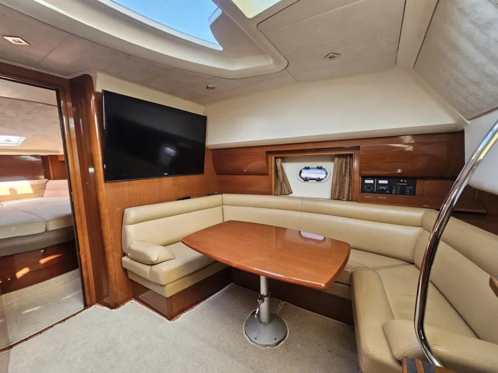 lacoche-yacht-bateaux-beneteau-Prestige-38-10