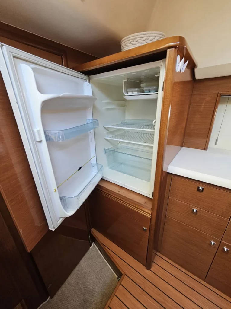 lacoche-yacht-bateaux-beneteau-Prestige-38-12