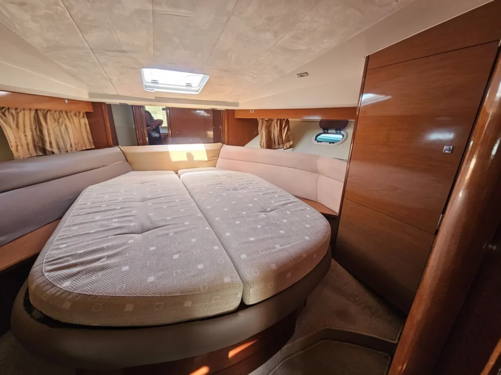 lacoche-yacht-bateaux-beneteau-Prestige-38-14