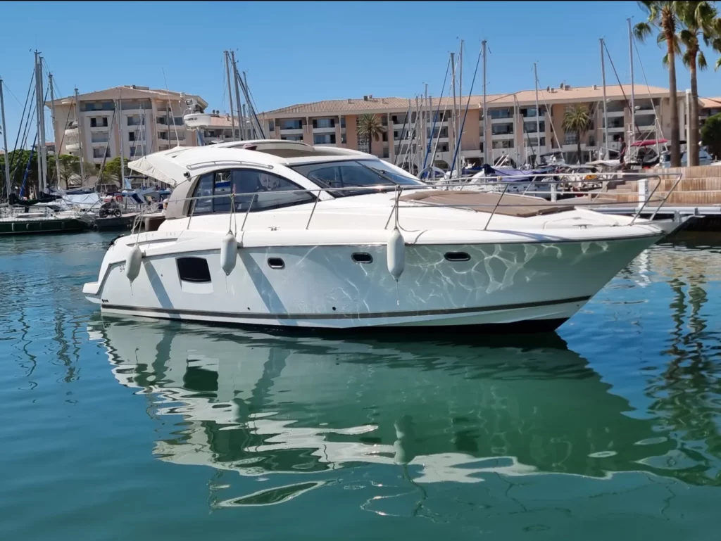 lacoche-yacht-bateaux-beneteau-Prestige-38-2
