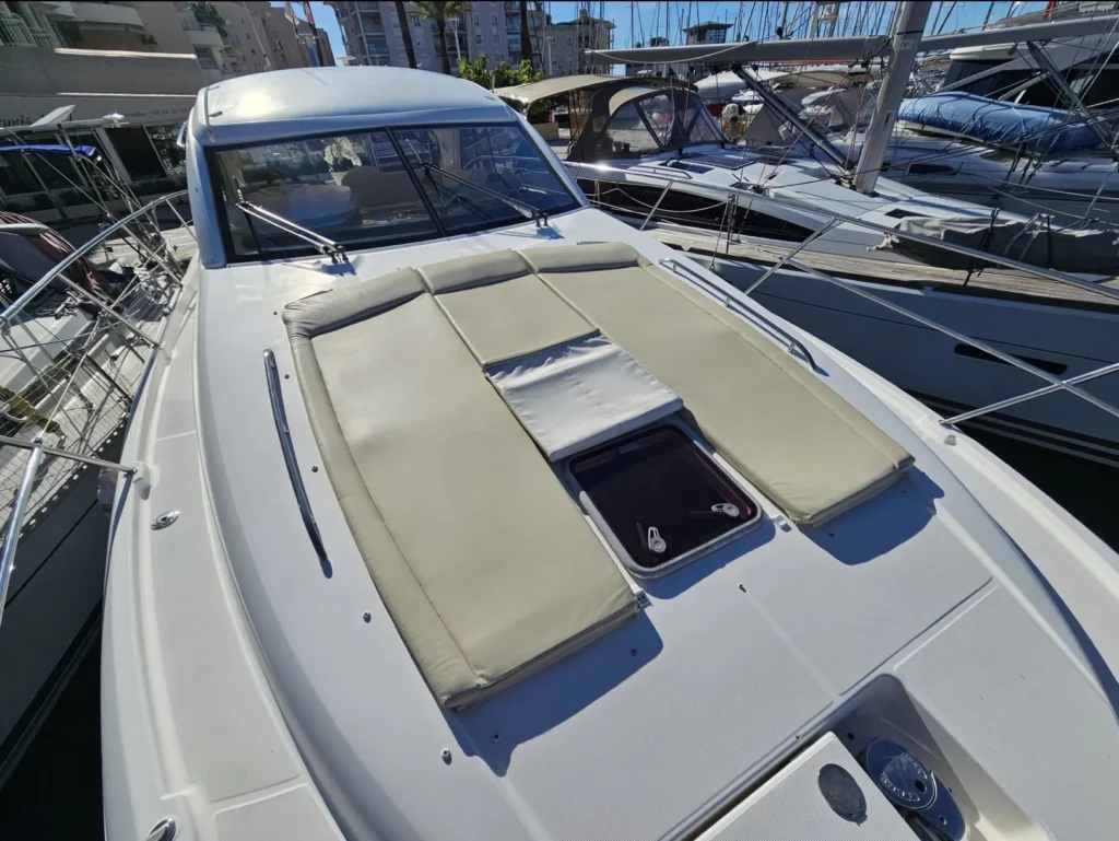 lacoche-yacht-bateaux-beneteau-Prestige-38-8