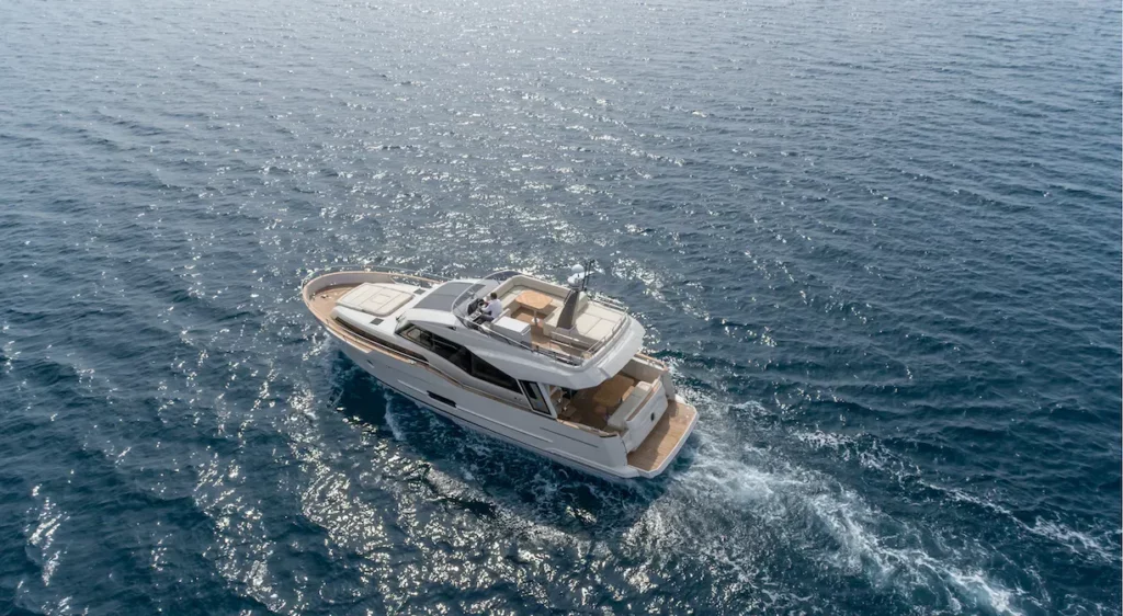 lacoche-yacht-bateaux-beneteau-location-Greenline-48-10