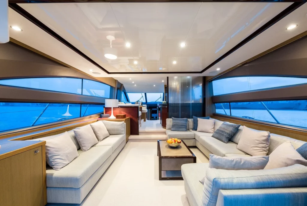lacoche-yacht-bateaux-beneteau-location-Princess-V64-16