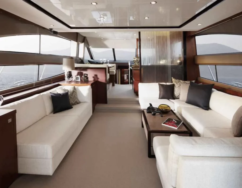 lacoche-yacht-bateaux-beneteau-location-Princess-V64-3