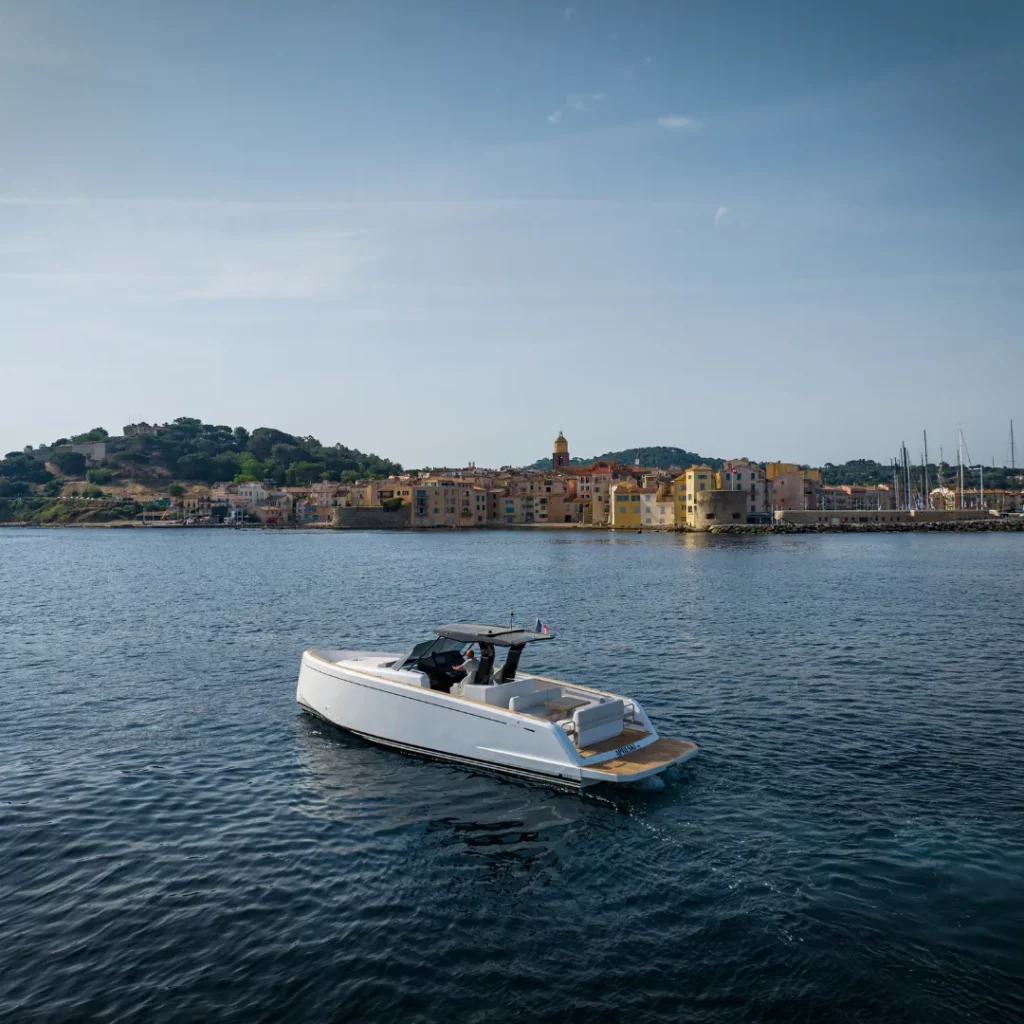 lacoche-yacht-bateaux-beneteau-location-pardo-38-1