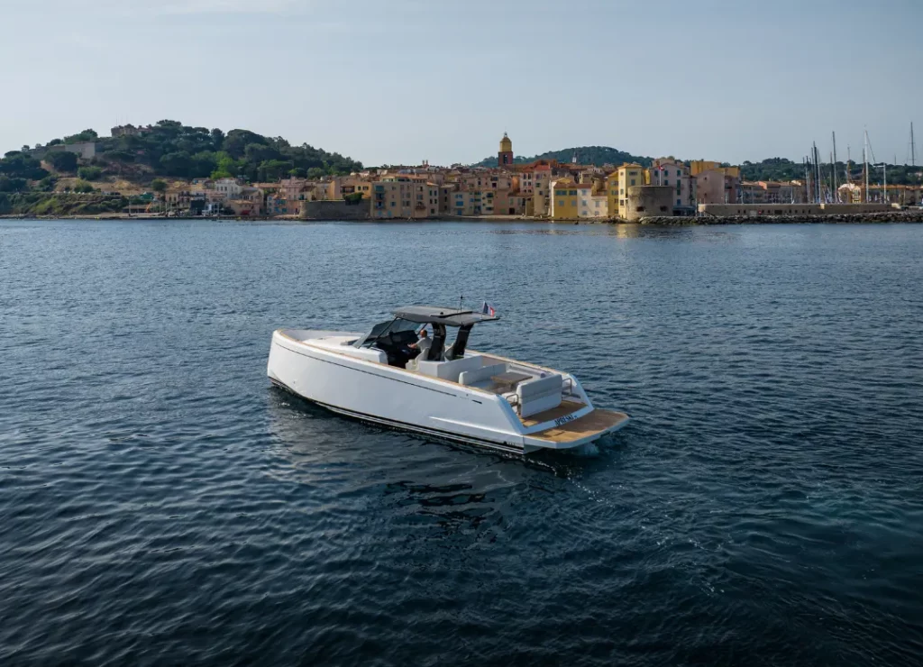 lacoche-yacht-bateaux-beneteau-location-pardo-38-1