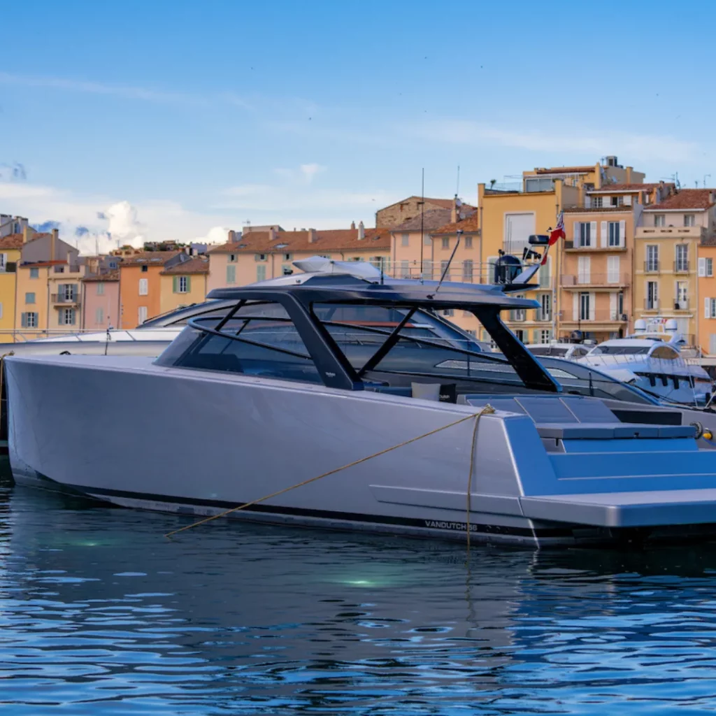 lacoche-yacht-bateaux-beneteau-location-Vandutch-40-1
