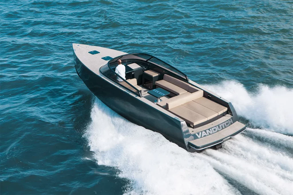 lacoche-yacht-bateaux-beneteau-location-Vandutch-40-15