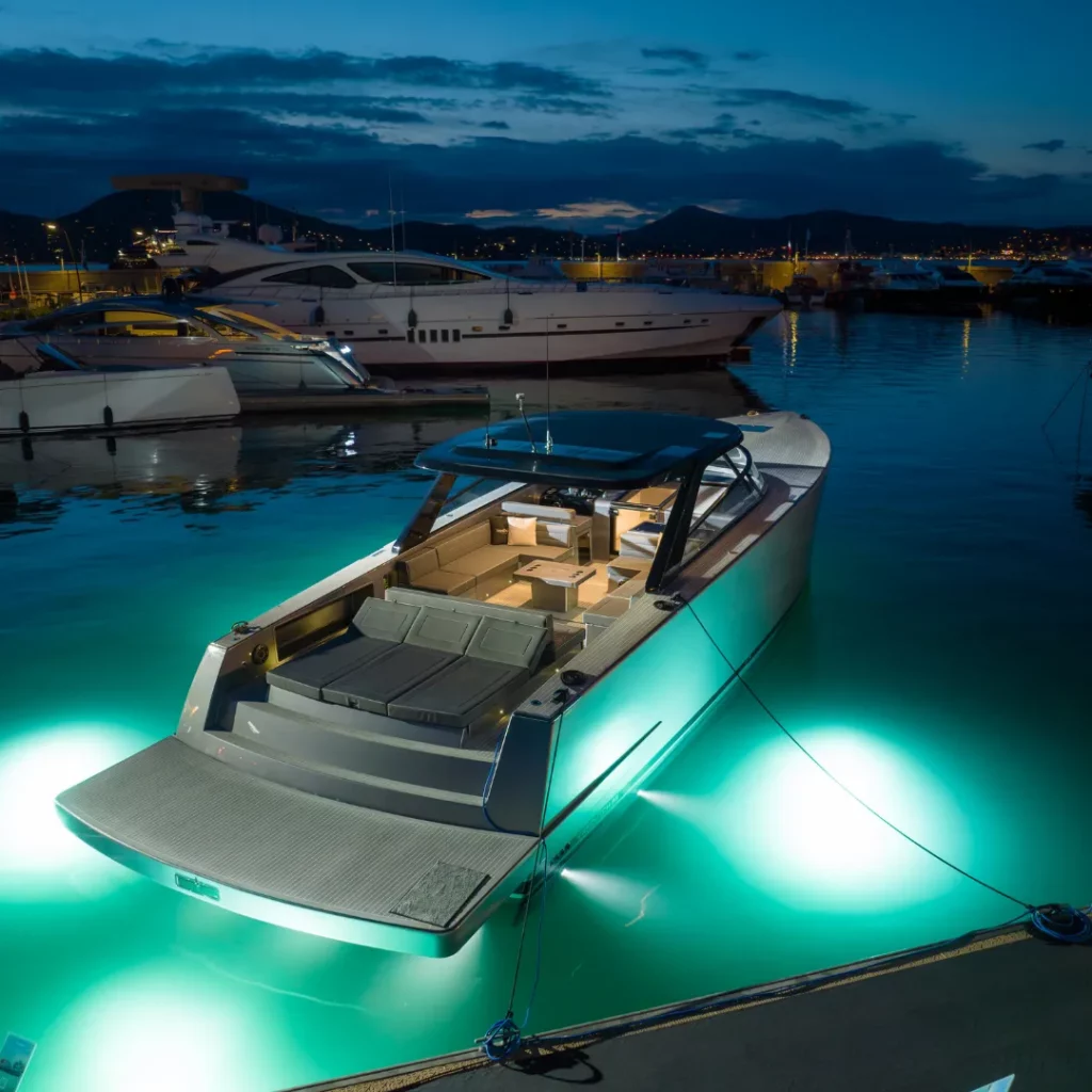 lacoche-yacht-bateaux-beneteau-location-Vandutch-40-5