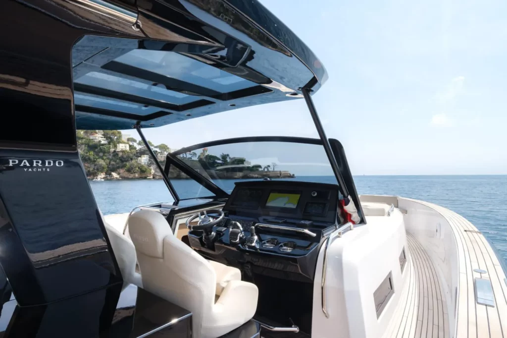 lacoche-yacht-bateaux-location-pardo-50-12
