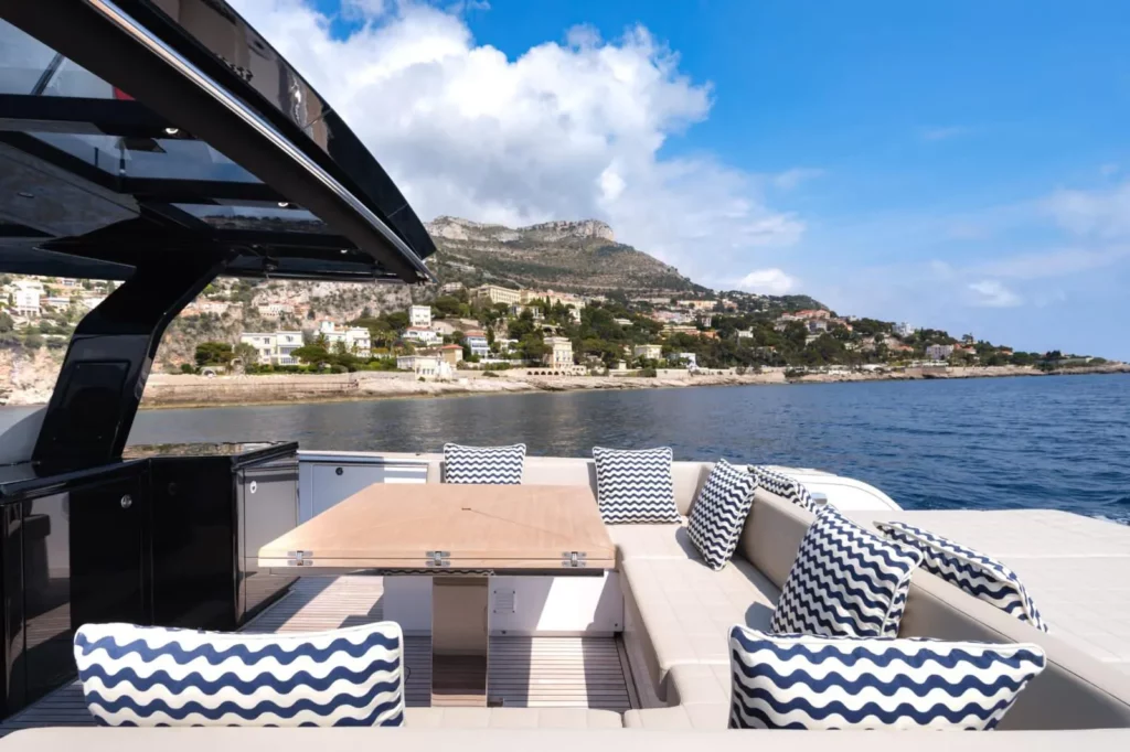 lacoche-yacht-bateaux-location-pardo-50-16