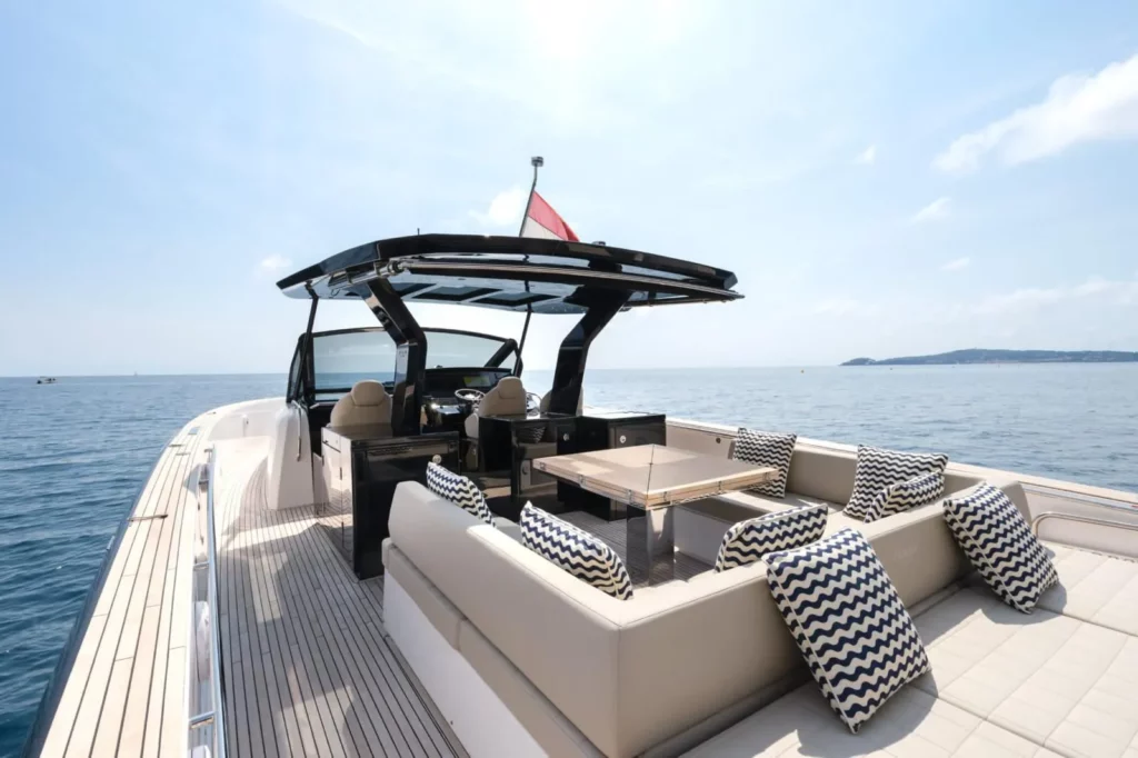 lacoche-yacht-bateaux-location-pardo-50-19