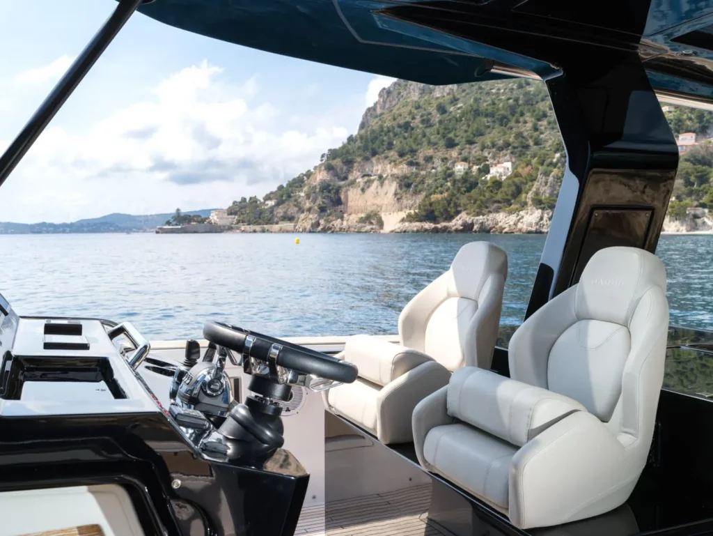 lacoche-yacht-bateaux-location-pardo-50-29