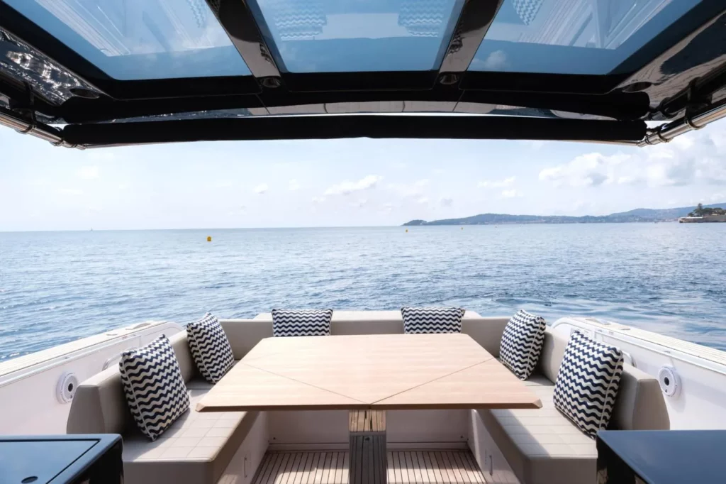lacoche-yacht-bateaux-location-pardo-50-30