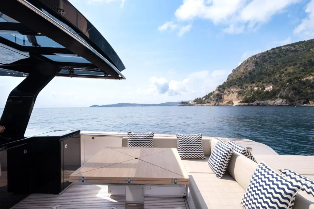 lacoche-yacht-bateaux-location-pardo-50-34