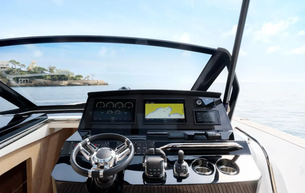 lacoche-yacht-bateaux-location-pardo-50-35
