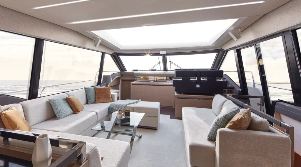 lacoche-yacht-bateaux-location-prestige-680-8