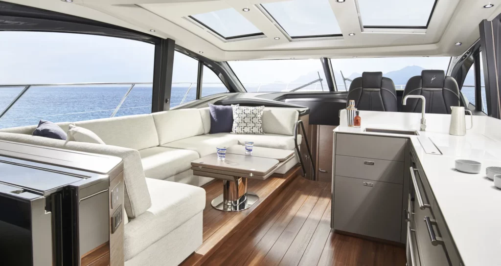 lacoche-yacht-bateaux-location-princess-v55-20