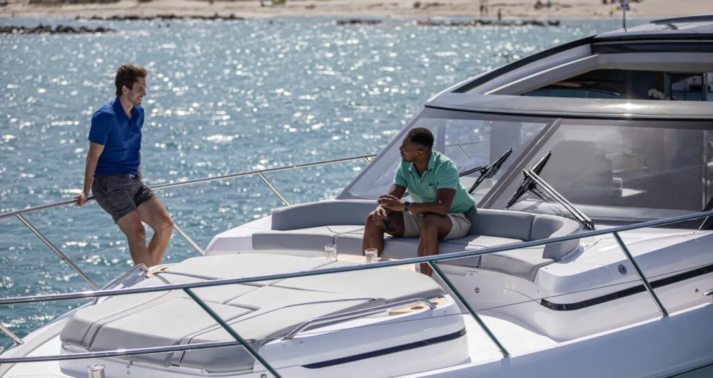 lacoche-yacht-bateaux-location-princess-v55-7