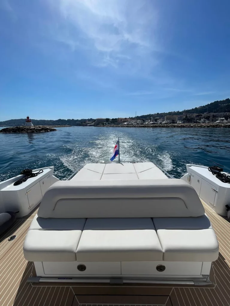 lacoche-yacht-bateaux-location-sichterman-53-8