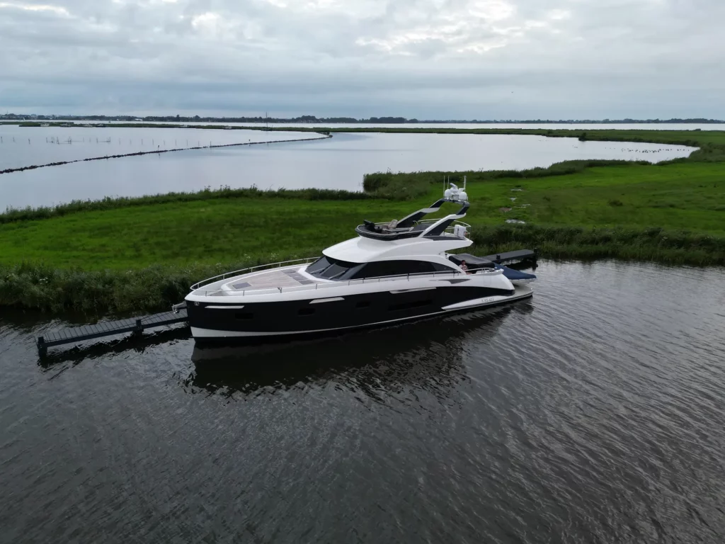 lacoche-yacht-bateaux-location-sichterman-68-14