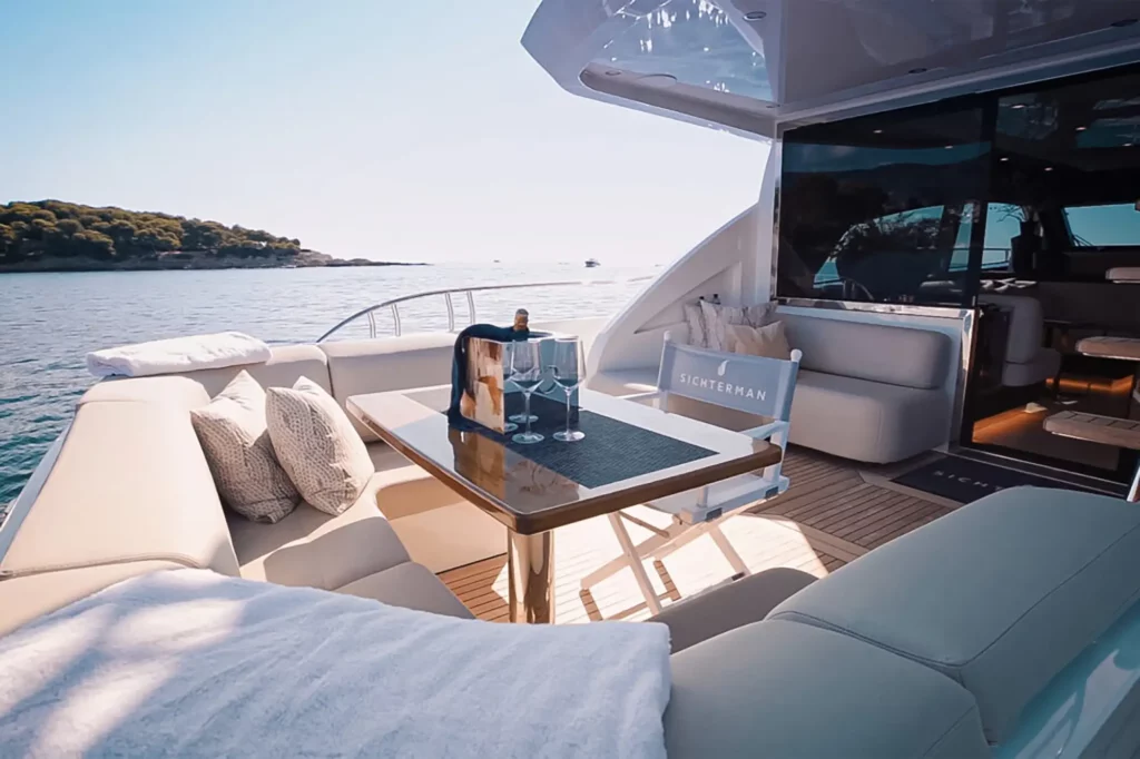 lacoche-yacht-bateaux-location-sichterman-68-2