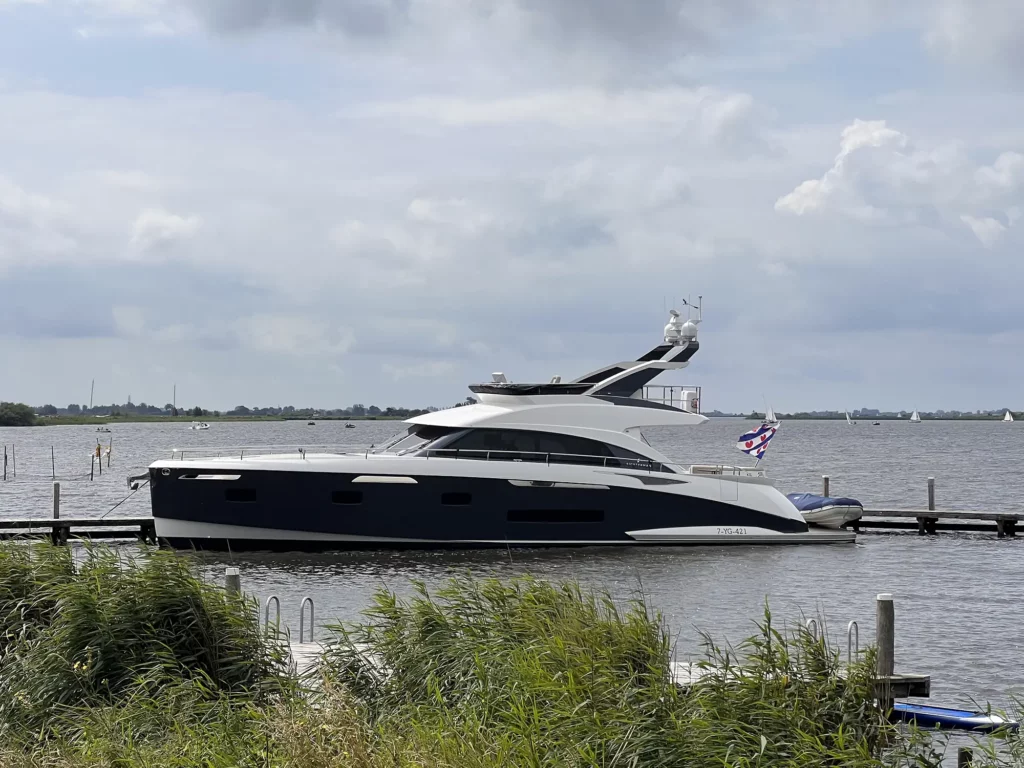 lacoche-yacht-bateaux-location-sichterman-68-30