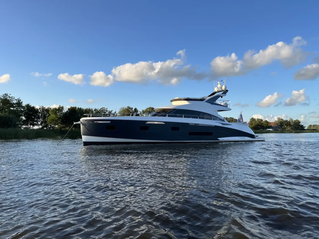 lacoche-yacht-bateaux-location-sichterman-68-37