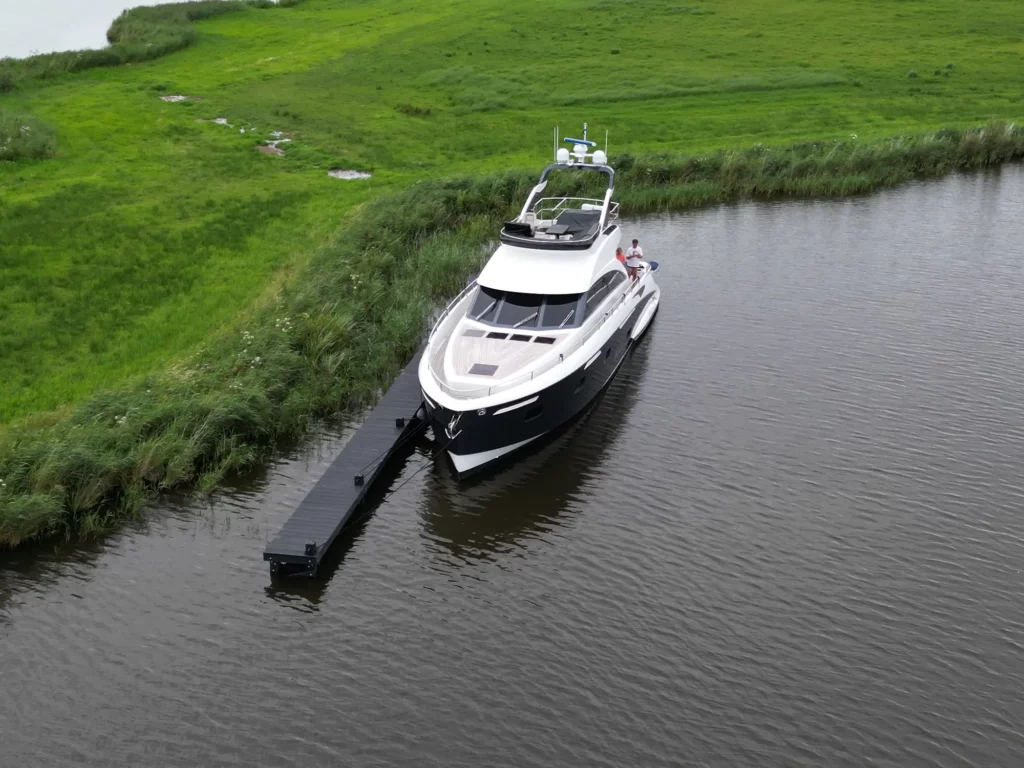 lacoche-yacht-bateaux-location-sichterman-68-5